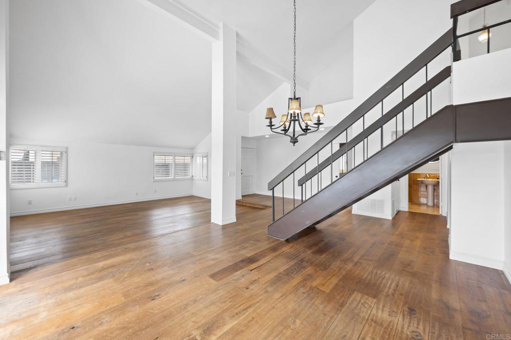 1033 Via Mil Cumbres