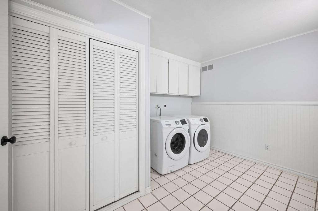 1033 Via Mil Cumbres