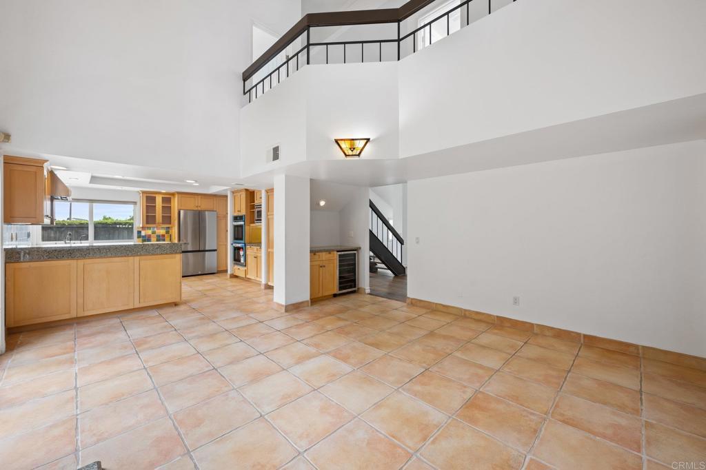 1033 Via Mil Cumbres