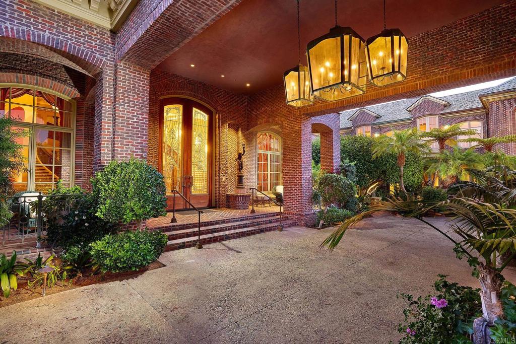 5893 Winland Hills Dr
