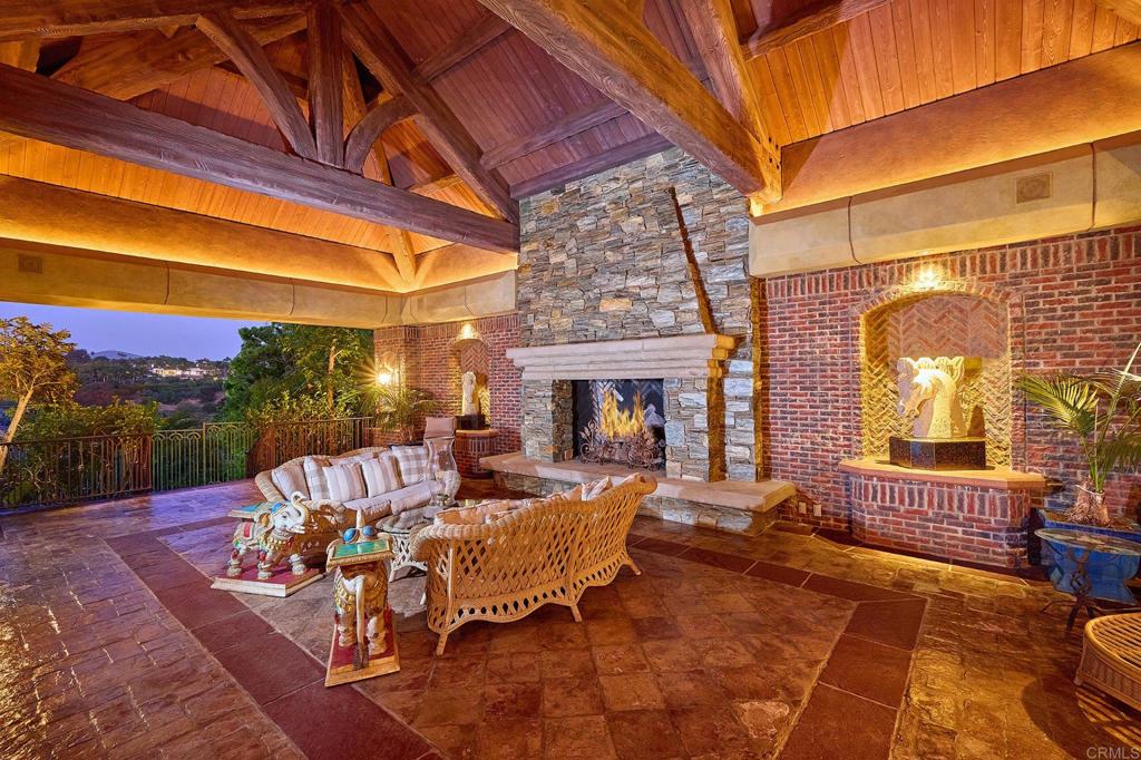5893 Winland Hills Dr