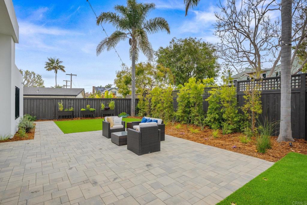 810 Seabright Lane