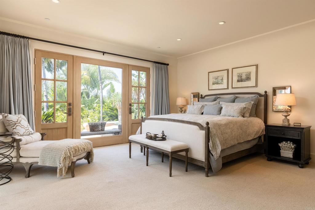 5992 Calle Camposeco