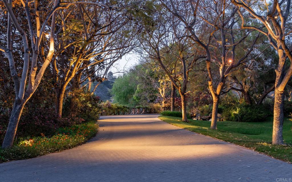 5992 Calle Camposeco