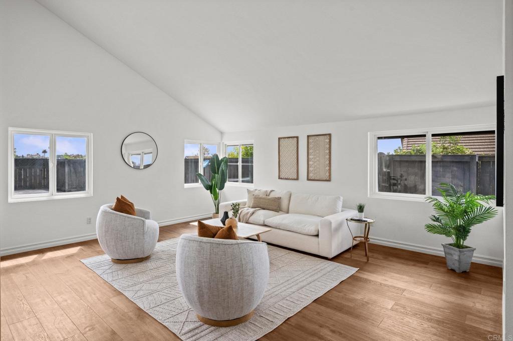 1033 Via Mil Cumbres