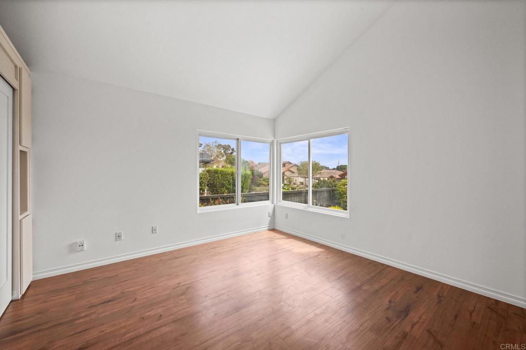 1033 Via Mil Cumbres