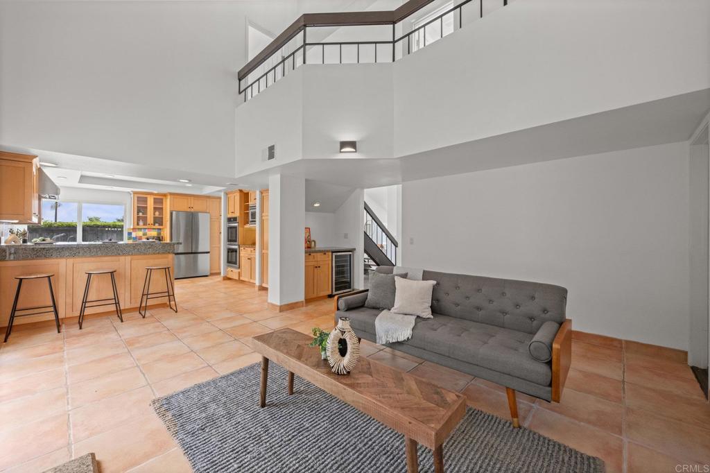 1033 Via Mil Cumbres