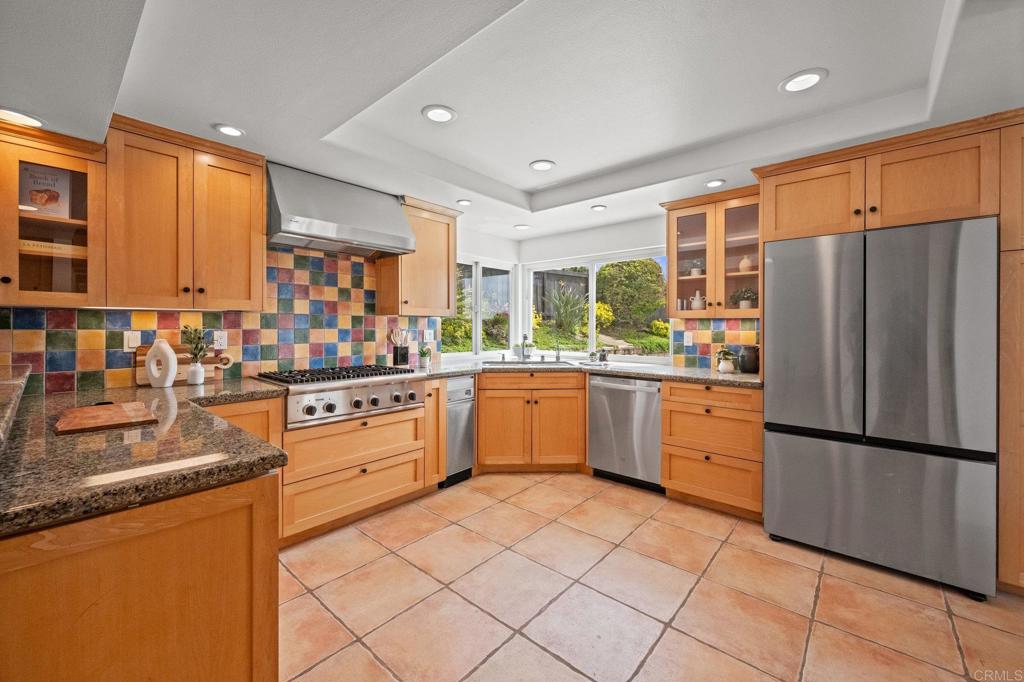 1033 Via Mil Cumbres