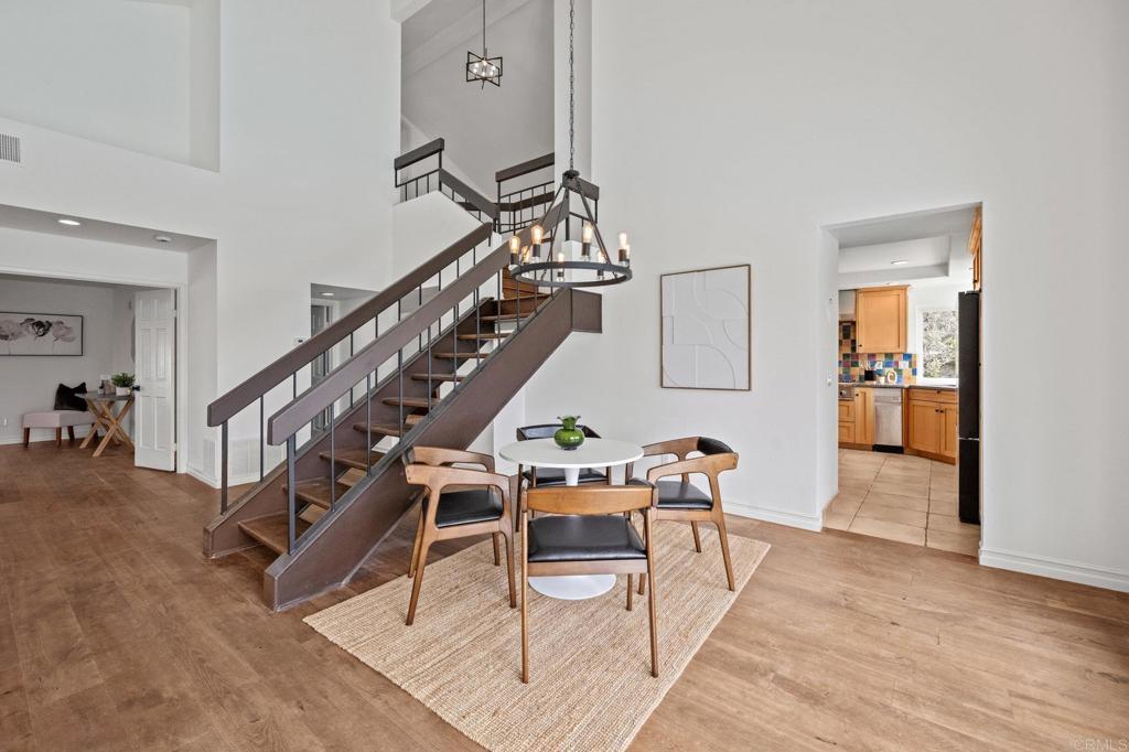 1033 Via Mil Cumbres