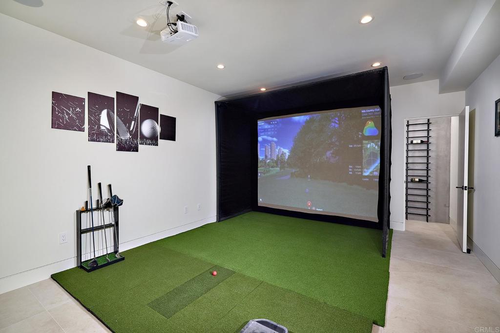 537 N Granados Avenue