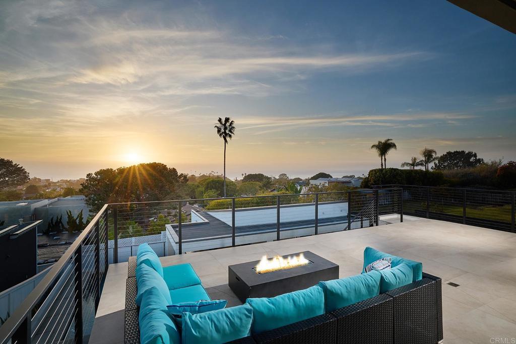 537 N Granados Avenue