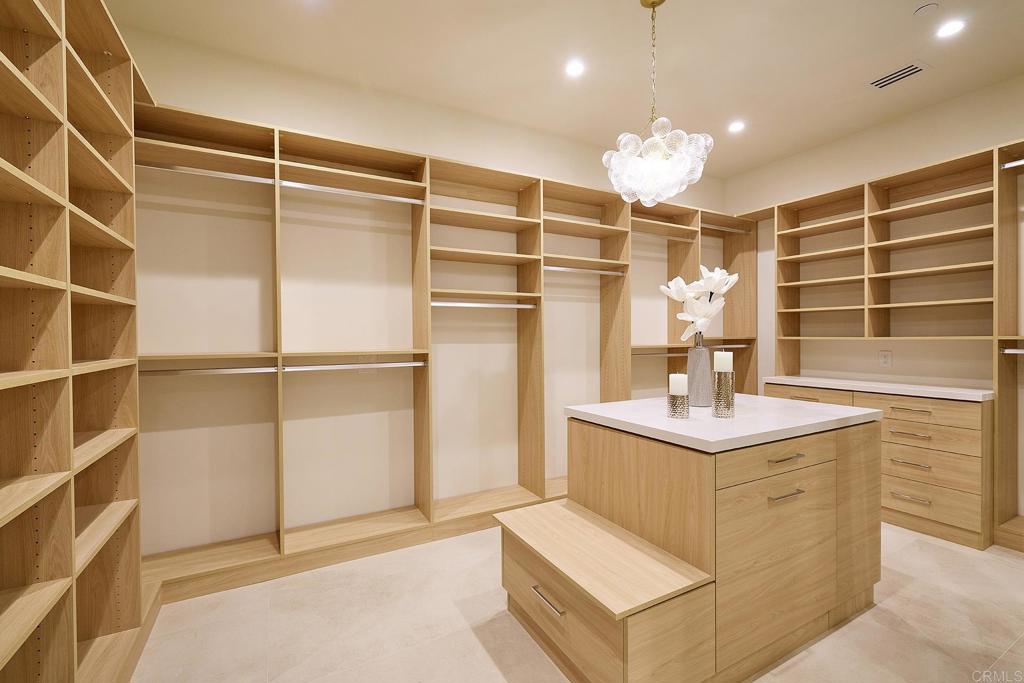 537 N Granados Avenue