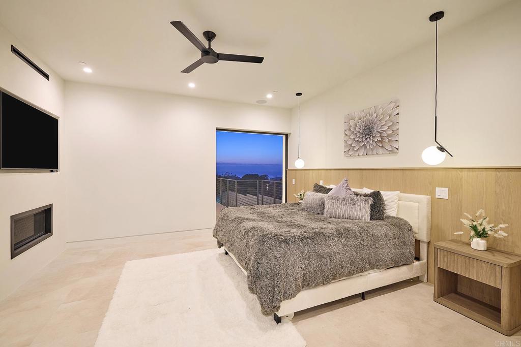 537 N Granados Avenue