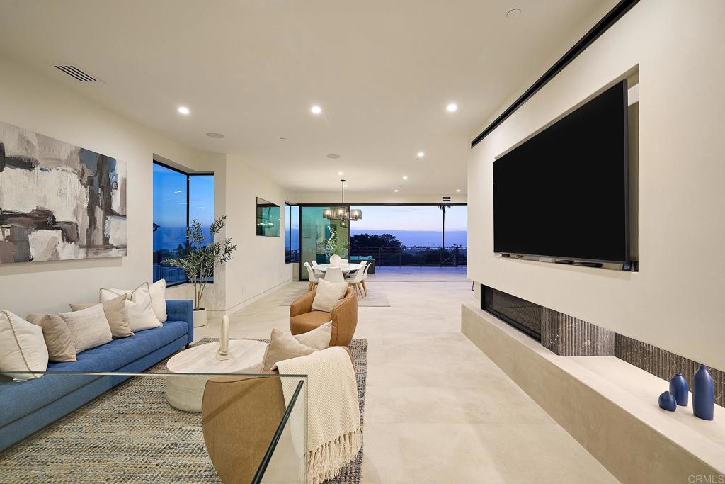 537 N Granados Avenue