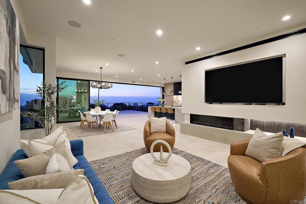 537 N Granados Avenue