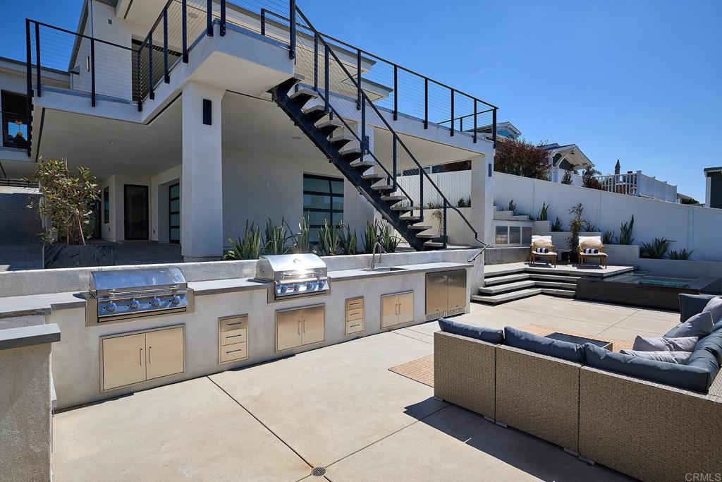 537 N Granados Avenue