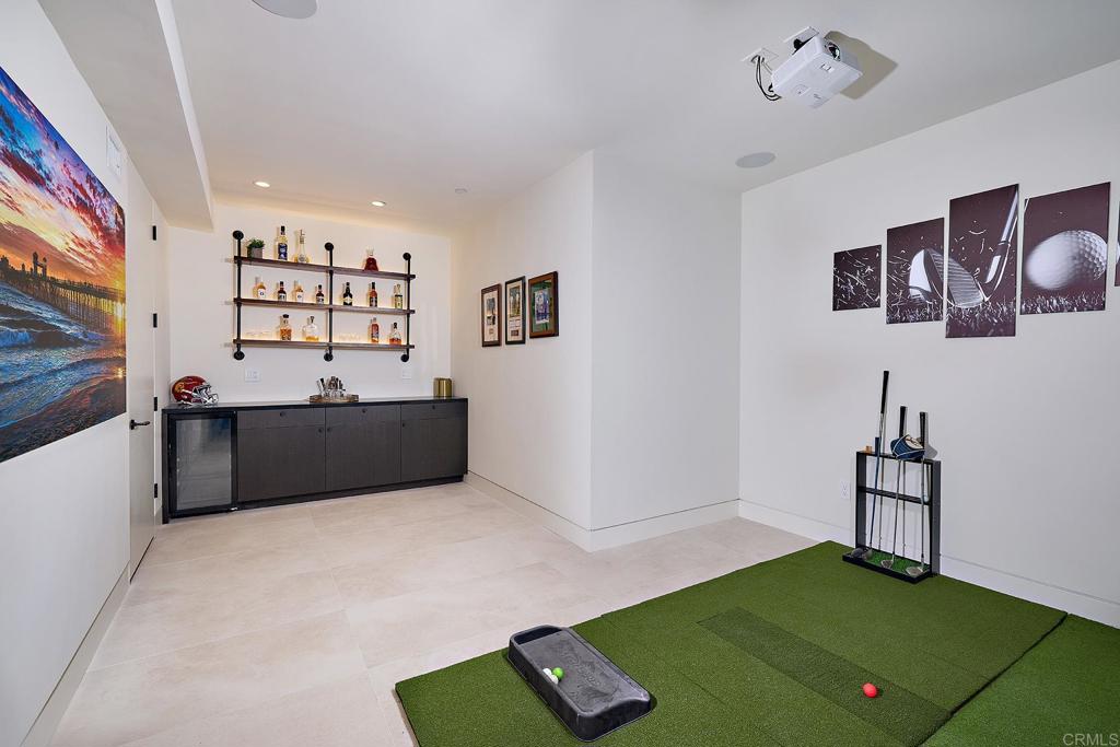 537 N Granados Avenue