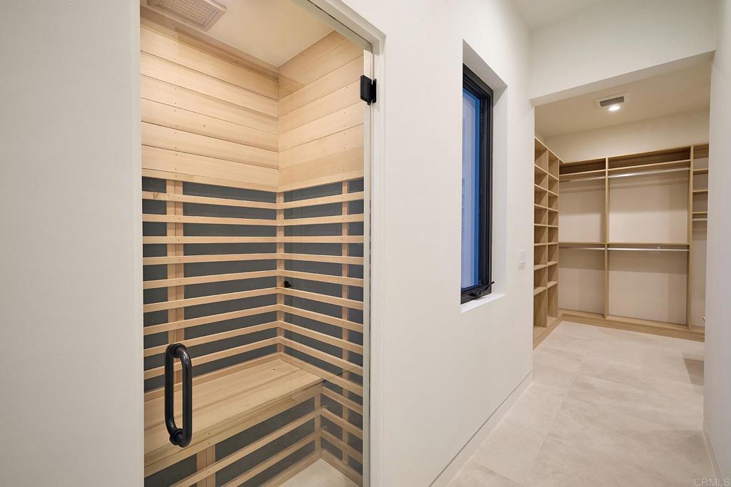 537 N Granados Avenue