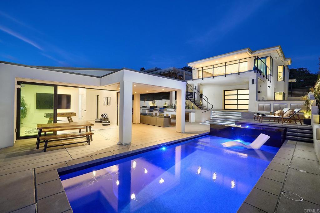 537 N Granados Avenue