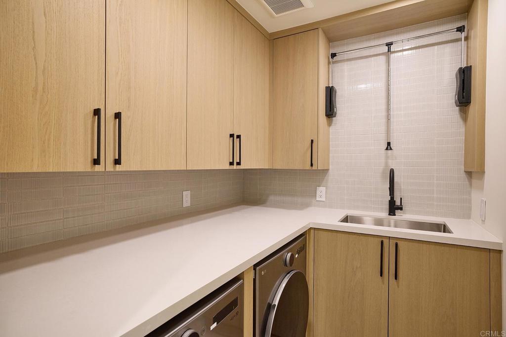 537 N Granados Avenue