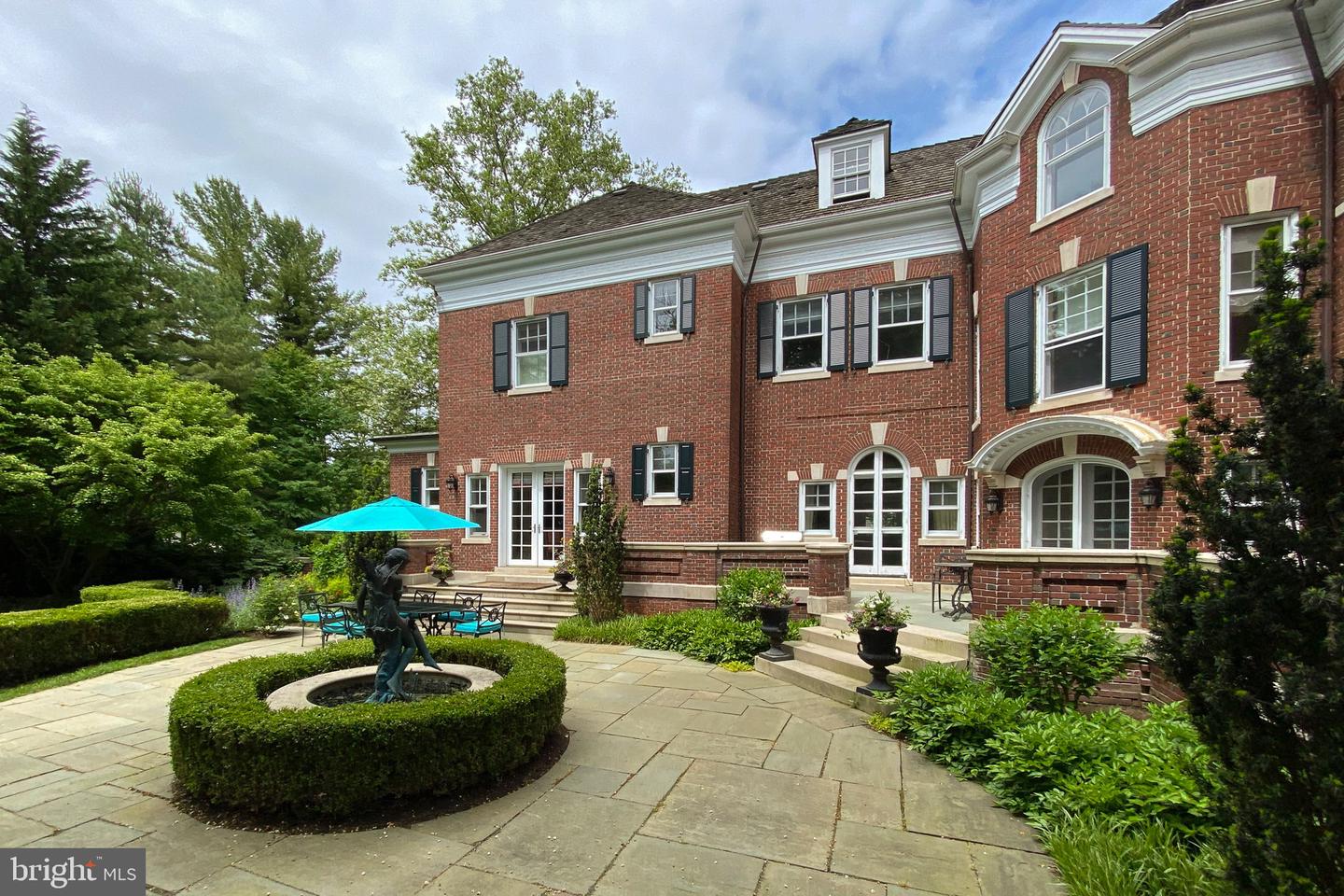 129 Hodge Rd