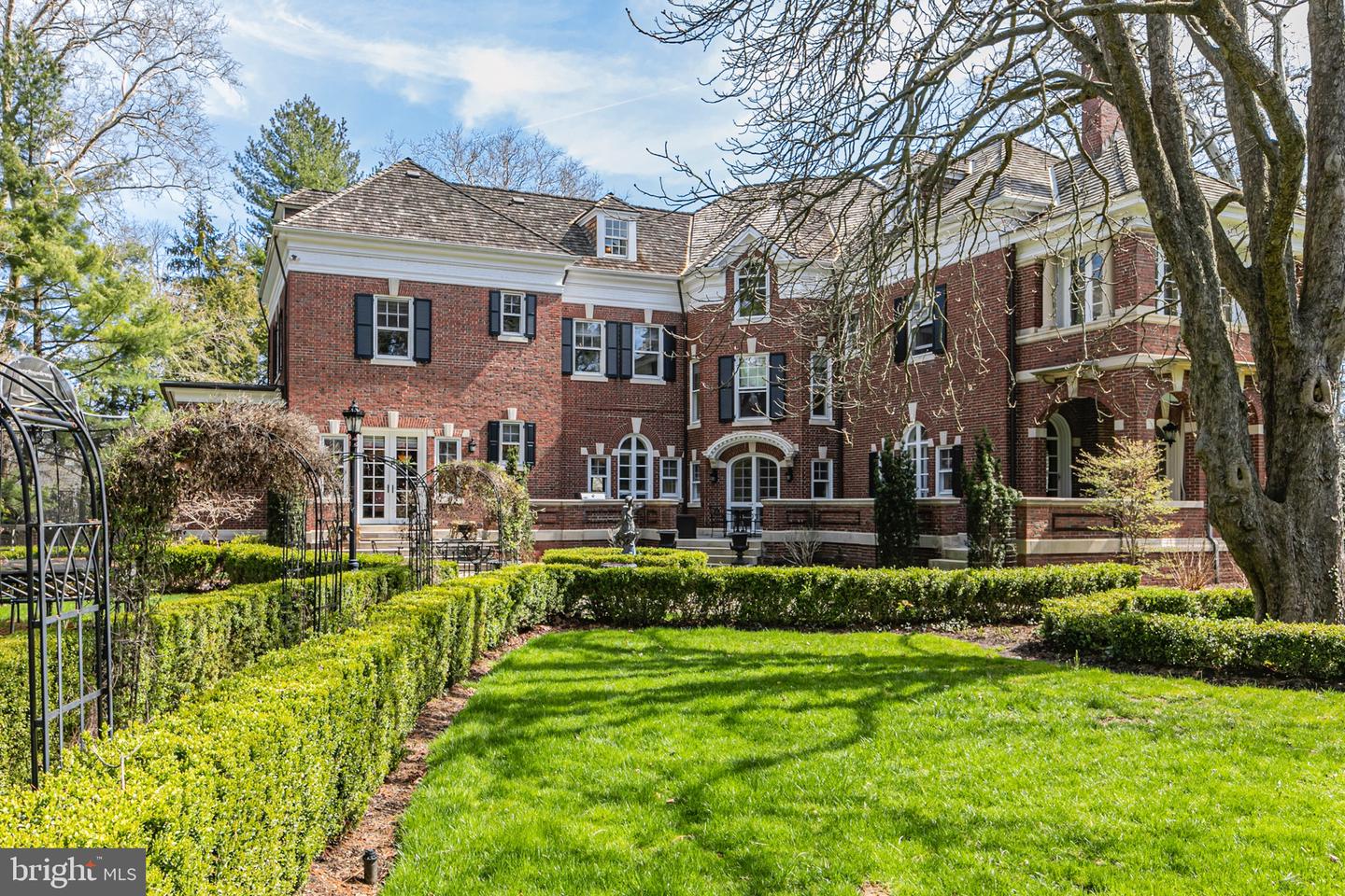129 Hodge Rd
