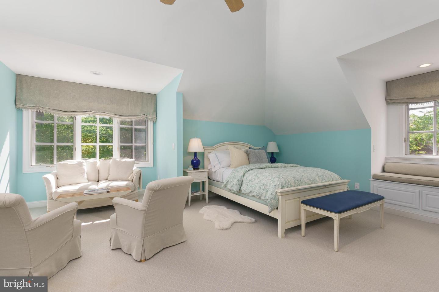 25 Oakridge Ct