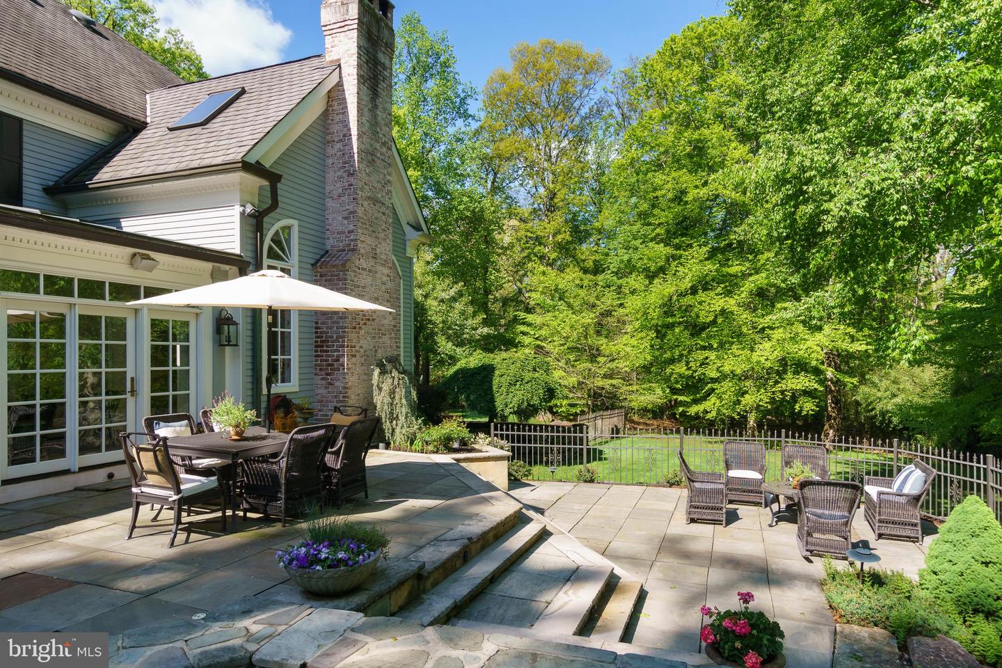 25 Oakridge Ct