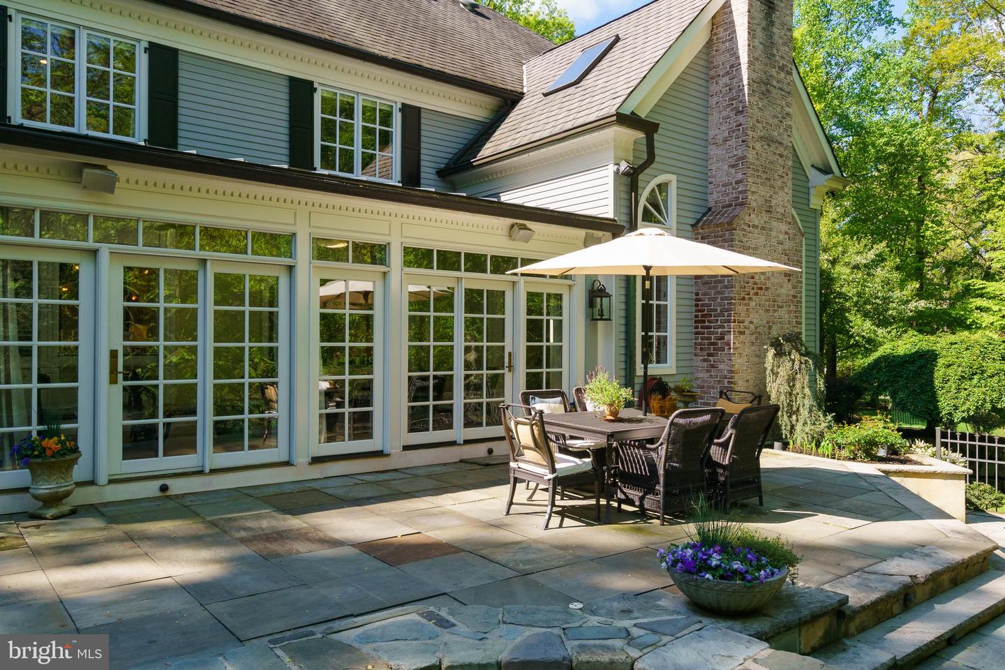 25 Oakridge Ct
