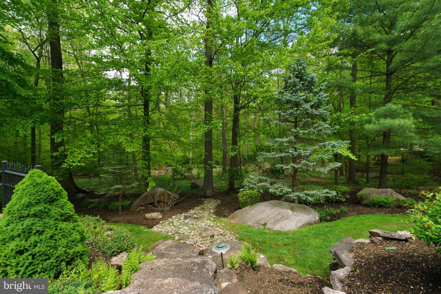 25 Oakridge Ct