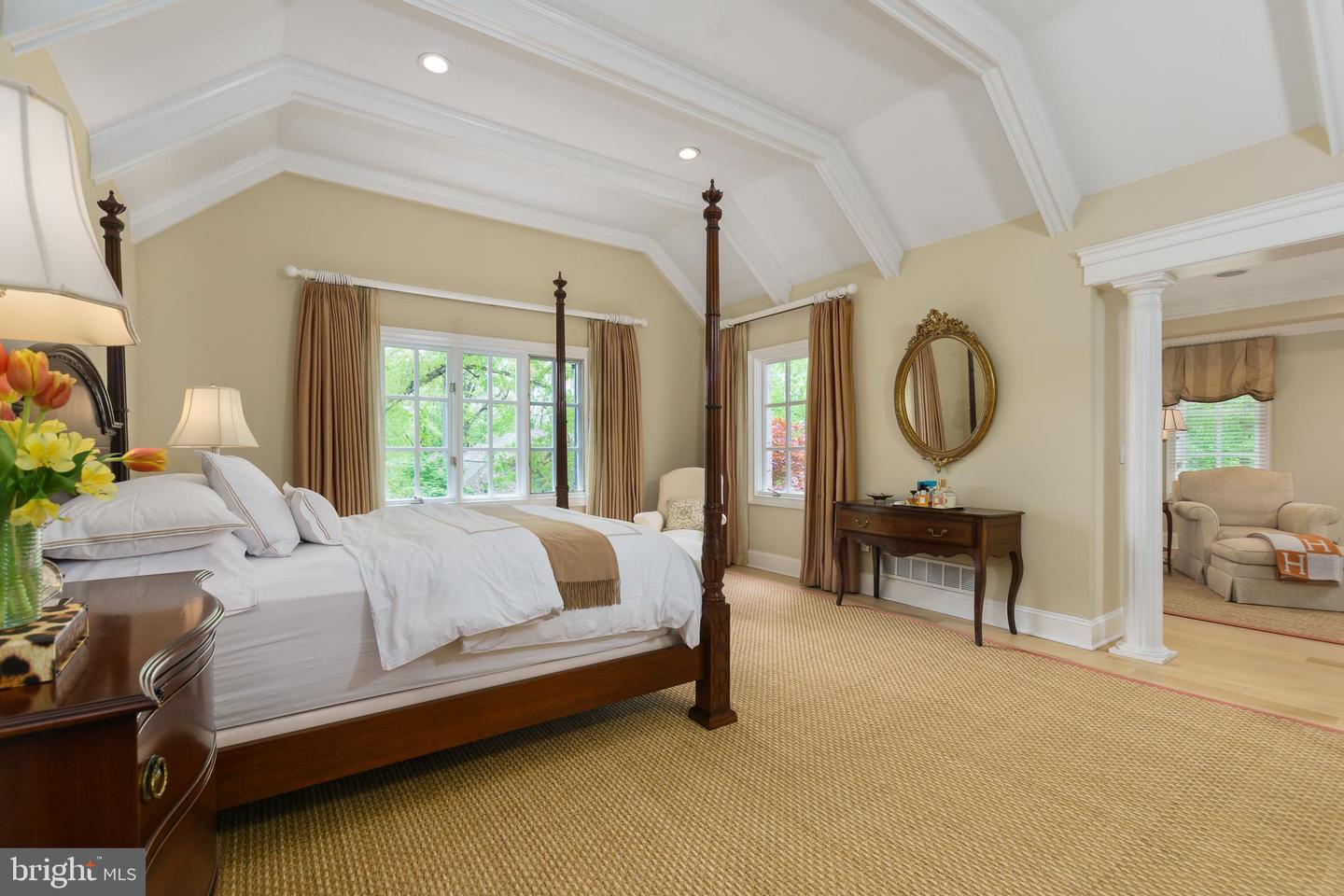 25 Oakridge Ct