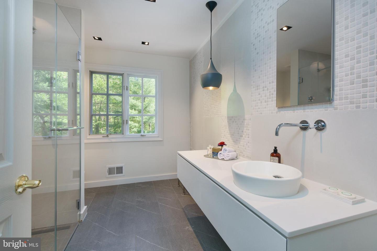 25 Oakridge Ct