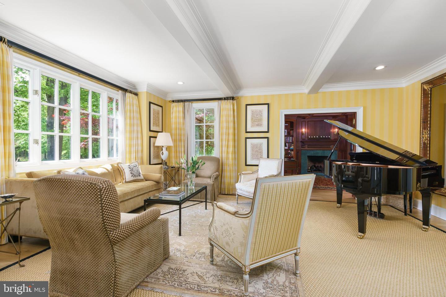 25 Oakridge Ct