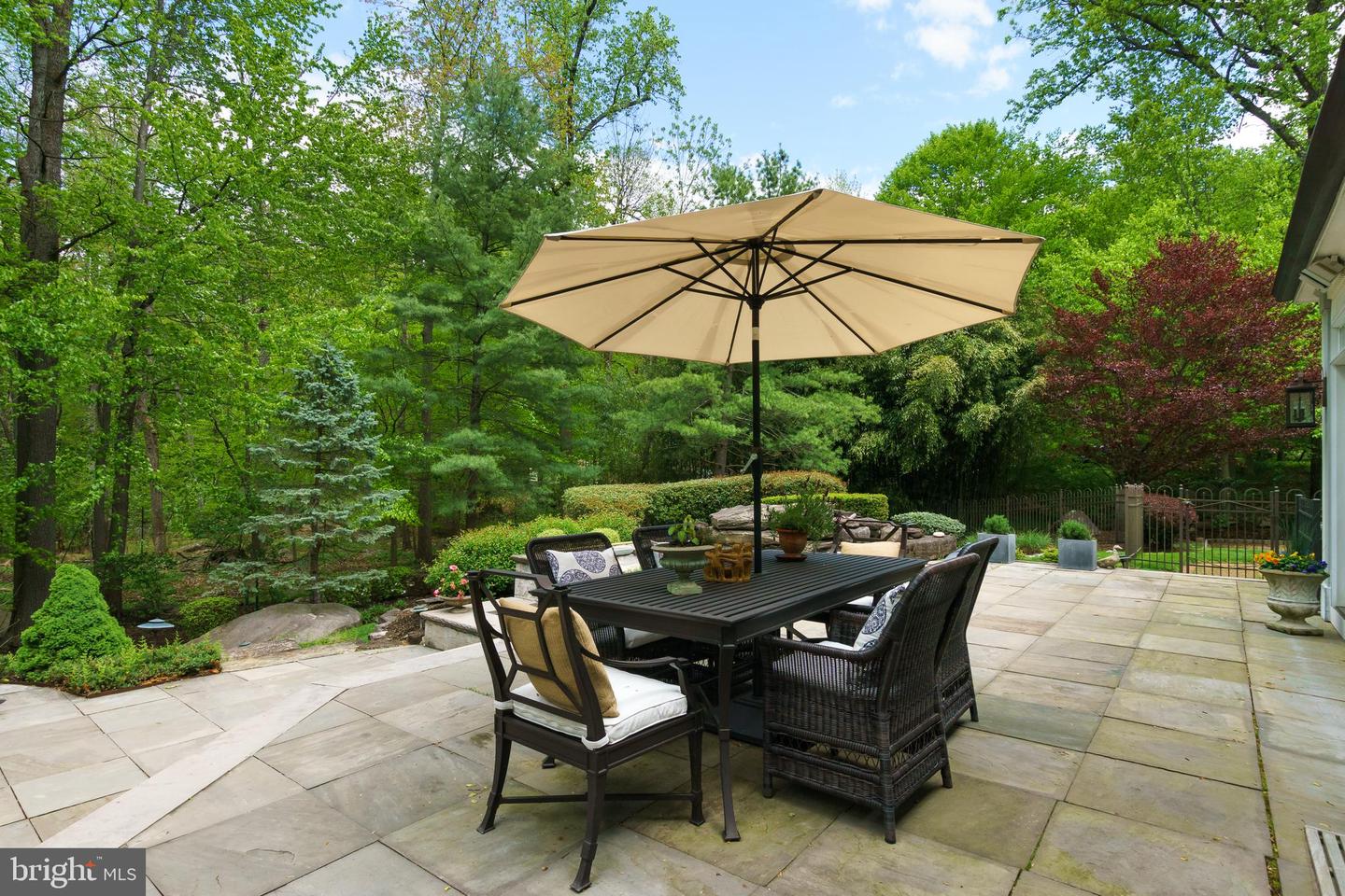 25 Oakridge Ct