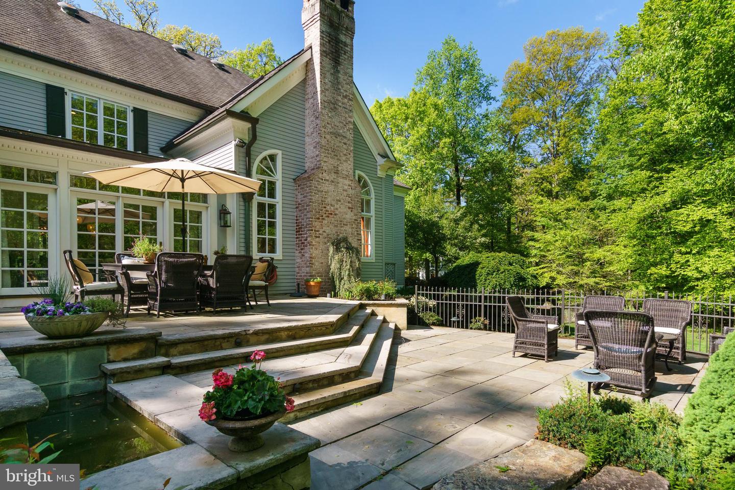25 Oakridge Ct