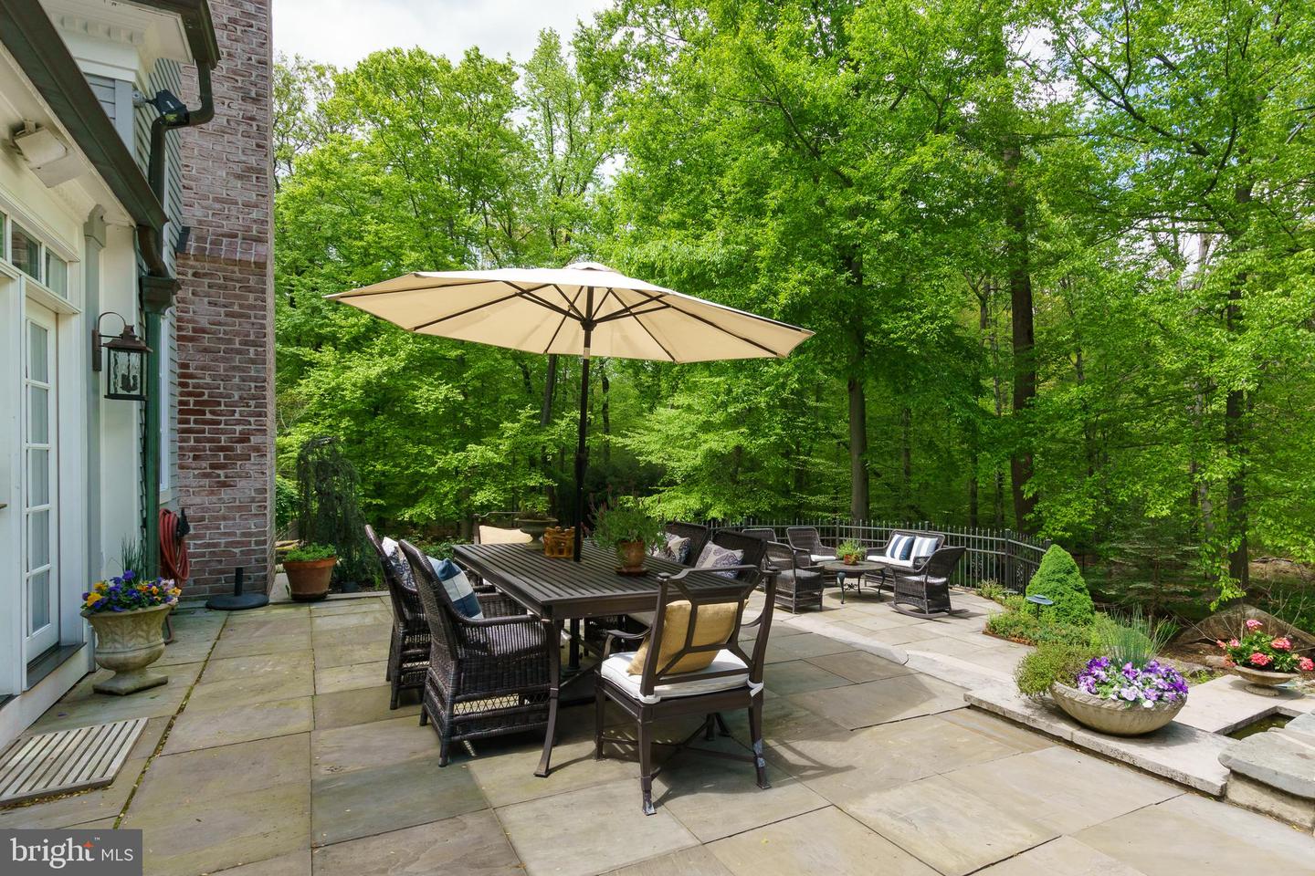 25 Oakridge Ct