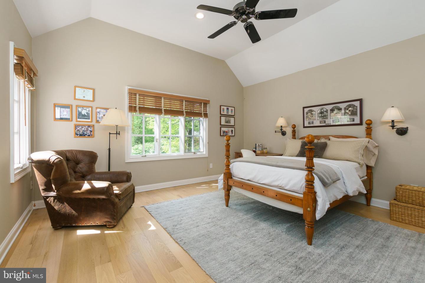 25 Oakridge Ct