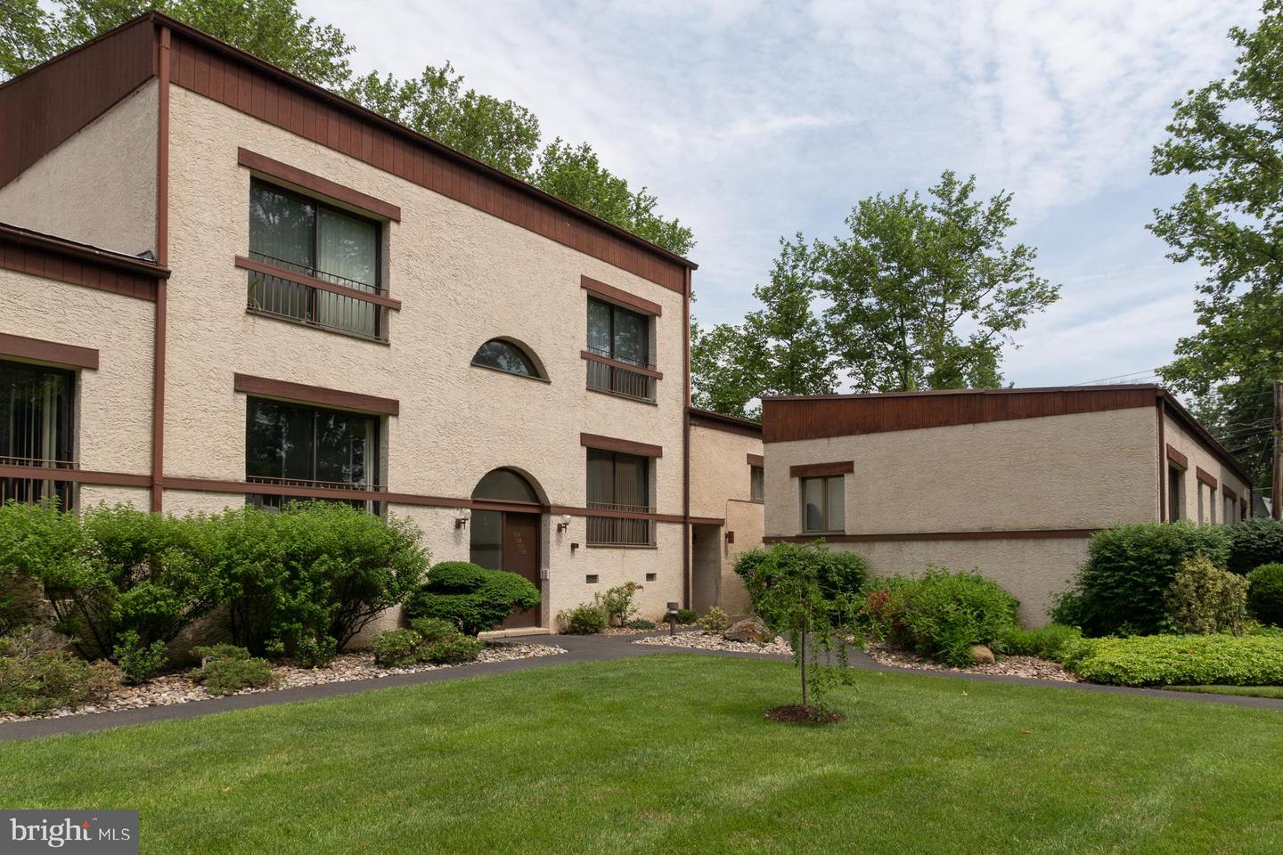 51 Lawrenceville Pennington Road #105