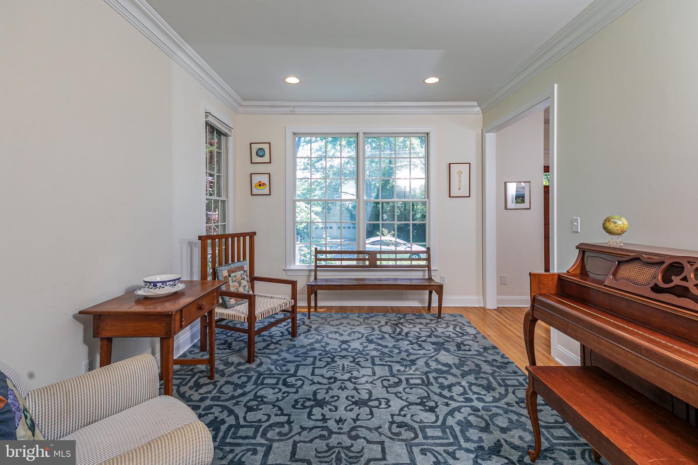 8 Robert Rd