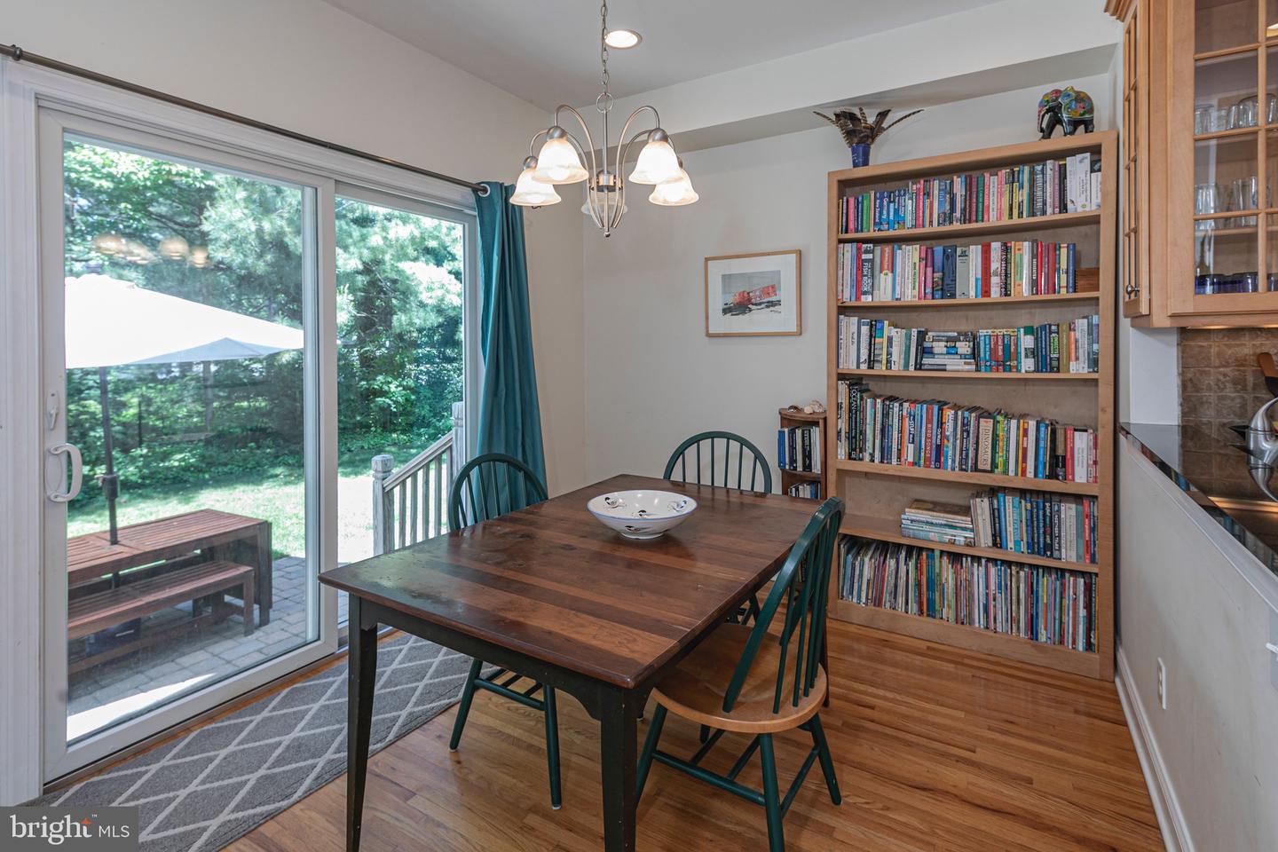 8 Robert Rd