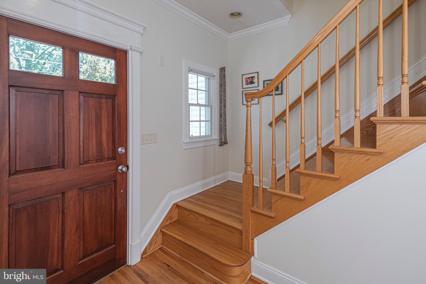 8 Robert Rd