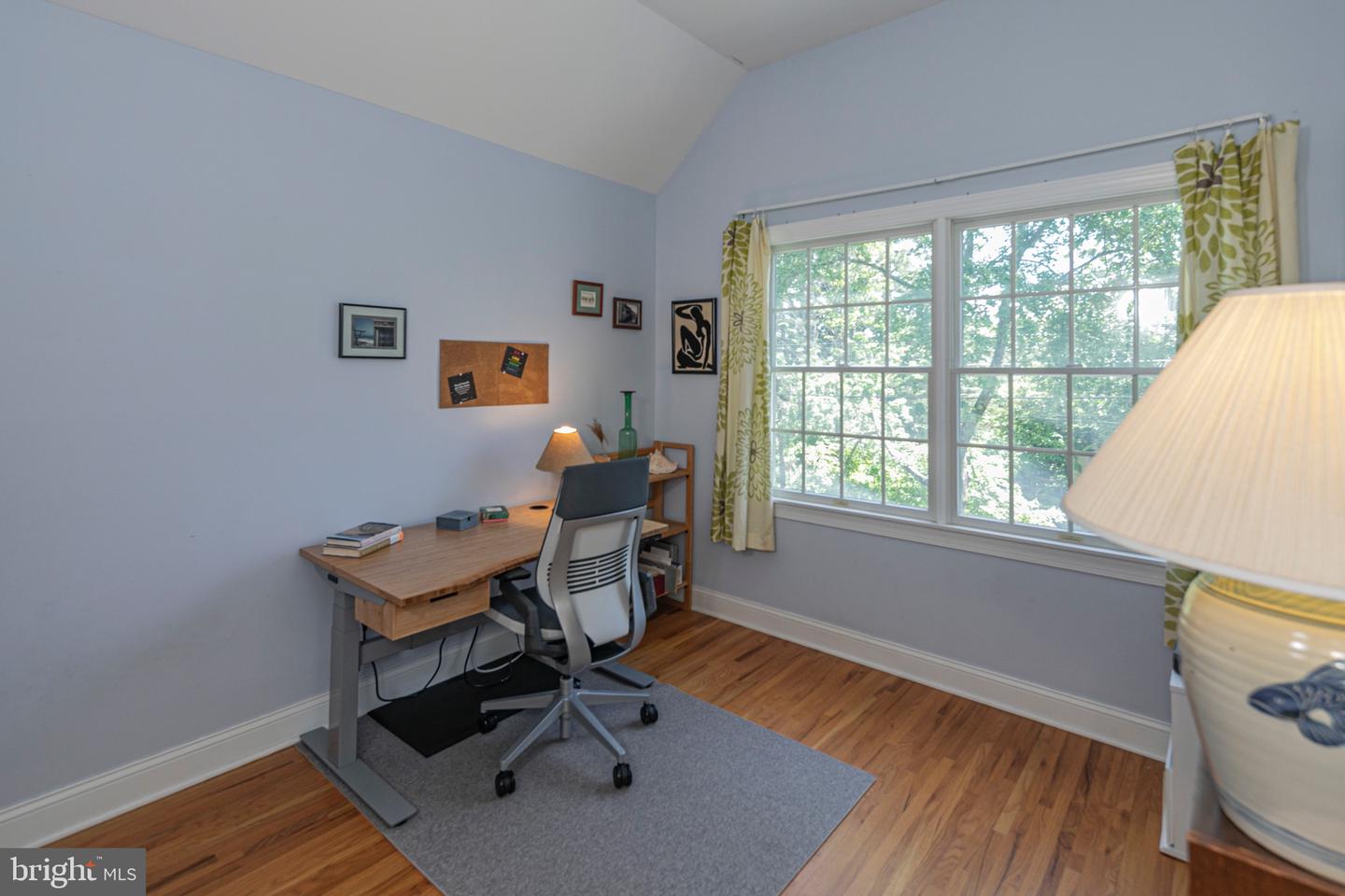 8 Robert Rd