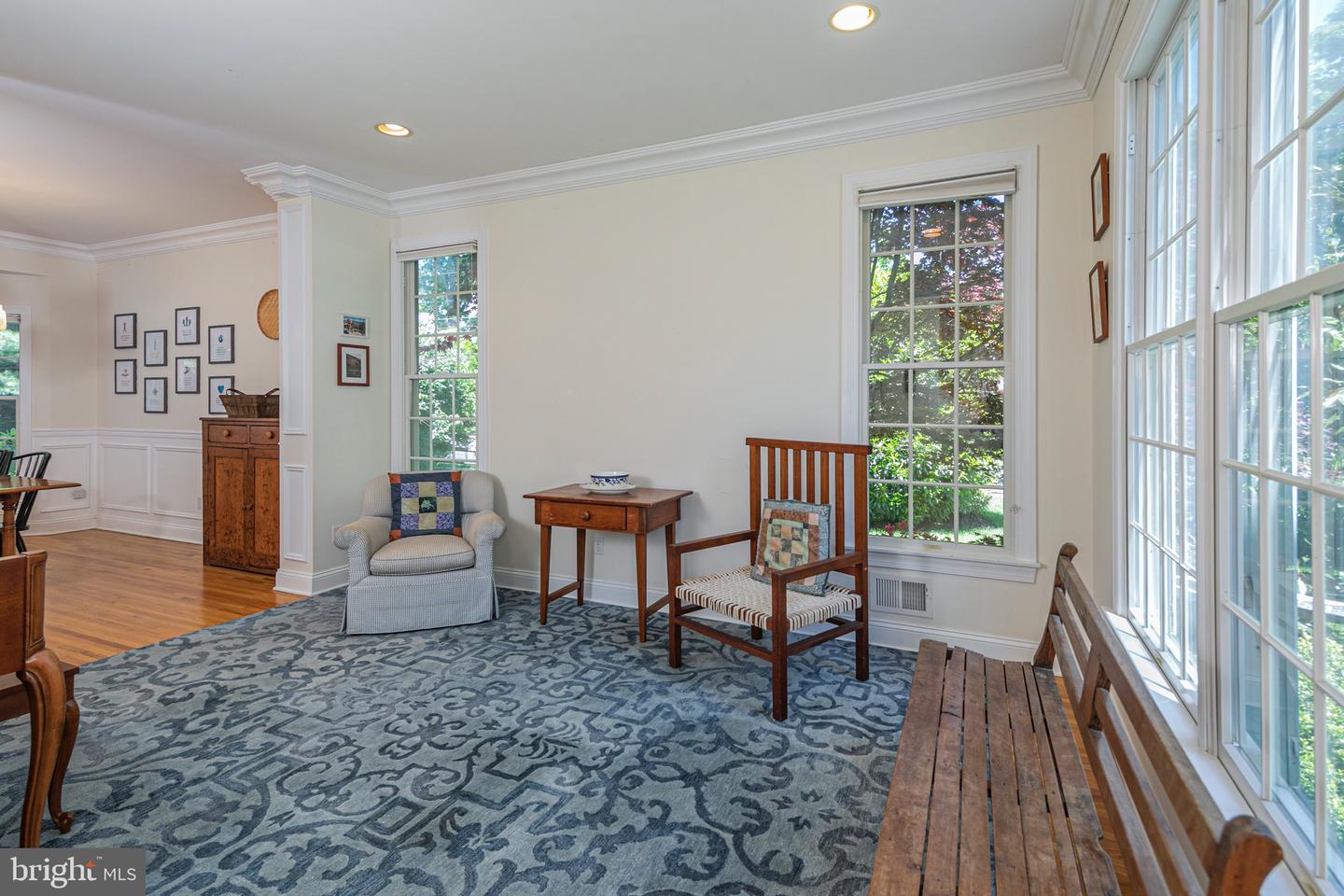 8 Robert Rd