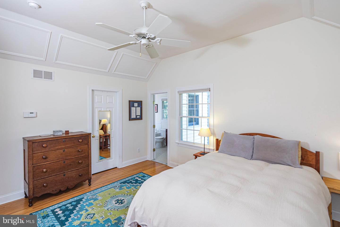 8 Robert Rd