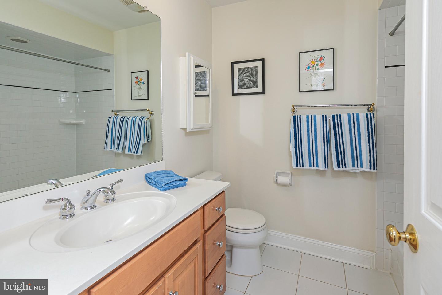 8 Robert Rd