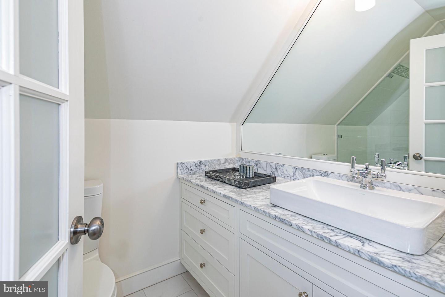 555 Province Line Rd