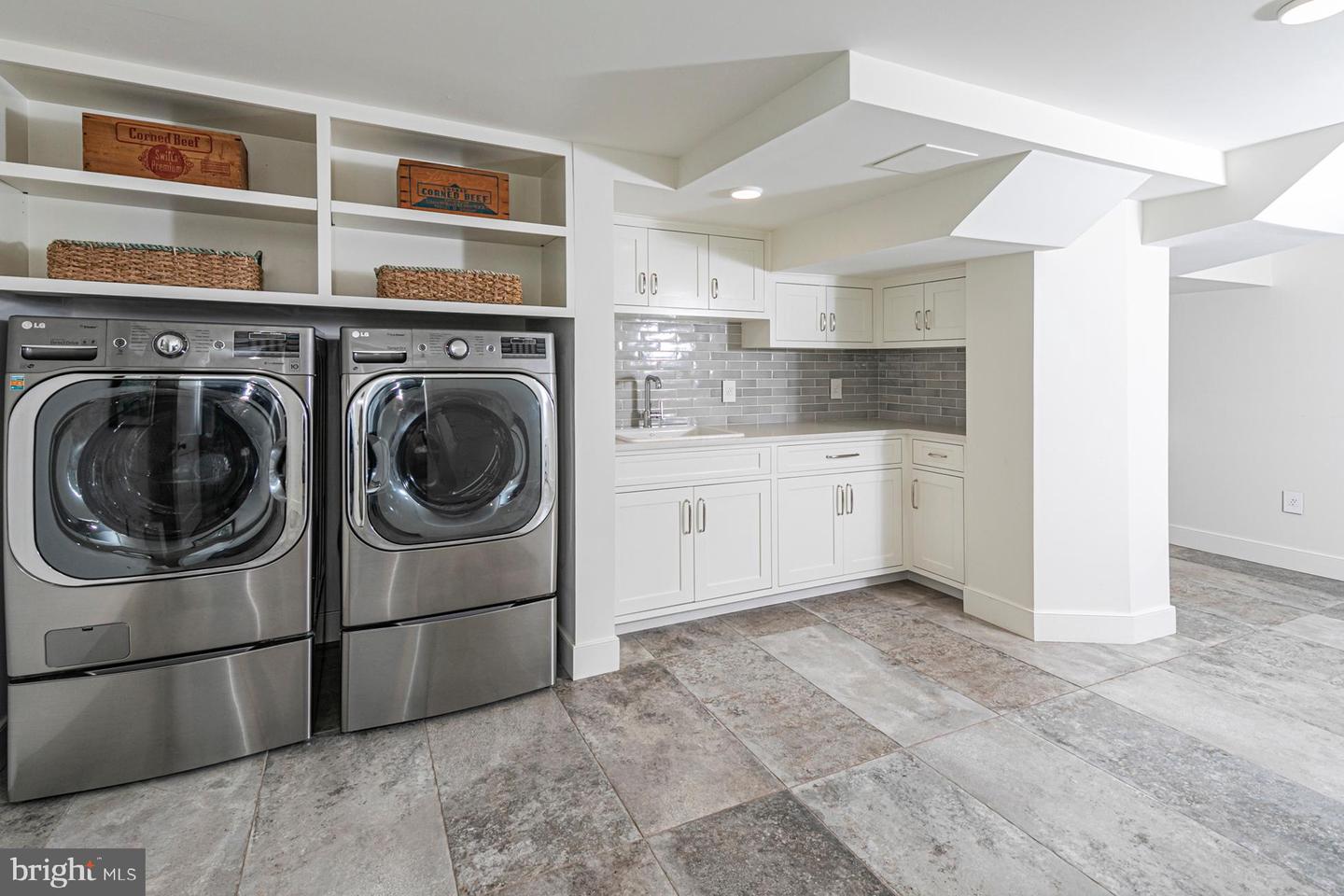 555 Province Line Rd