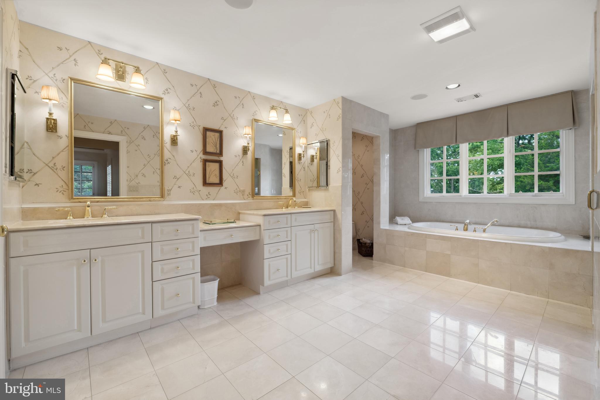 49 Maybury Hill Rd