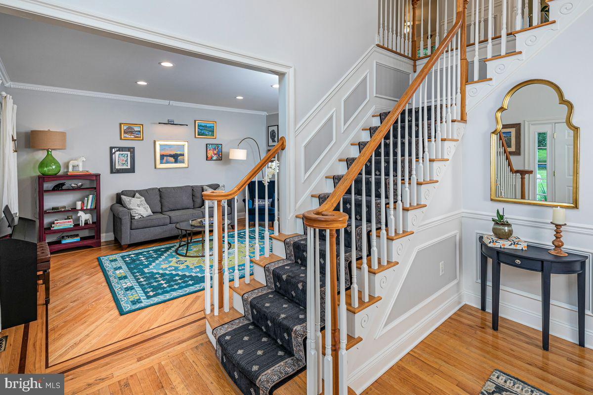 9 Coventry Ln