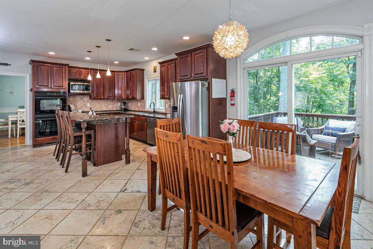 9 Coventry Ln
